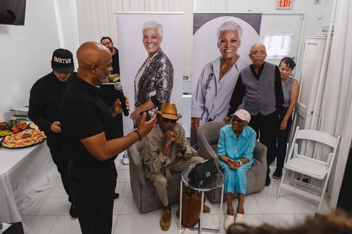 Dionne Warwick sharing a warm moment at the event.