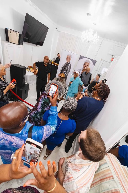 A special moment with Dionne Warwick.