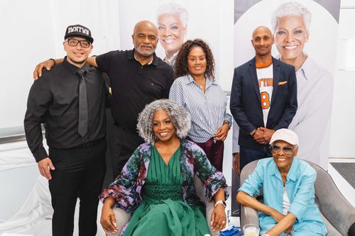 Music legend Dionne Warwick at Bergen American Furs & Fashion.